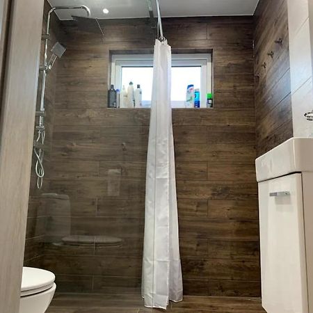 R&J Guesthouse Ro0M Grindavík Zewnętrze zdjęcie